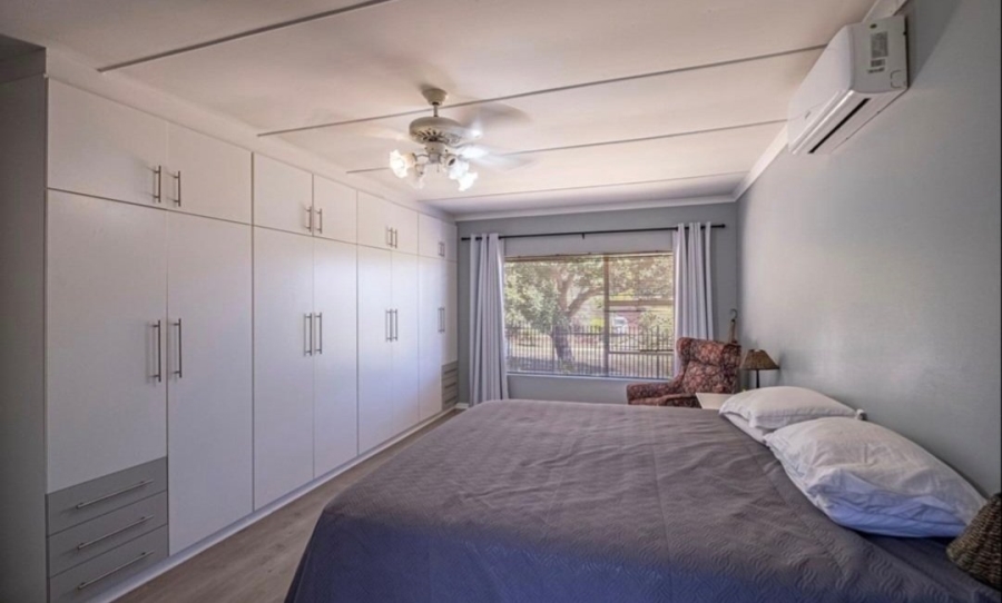5 Bedroom Property for Sale in Vanes Estate Eastern Cape